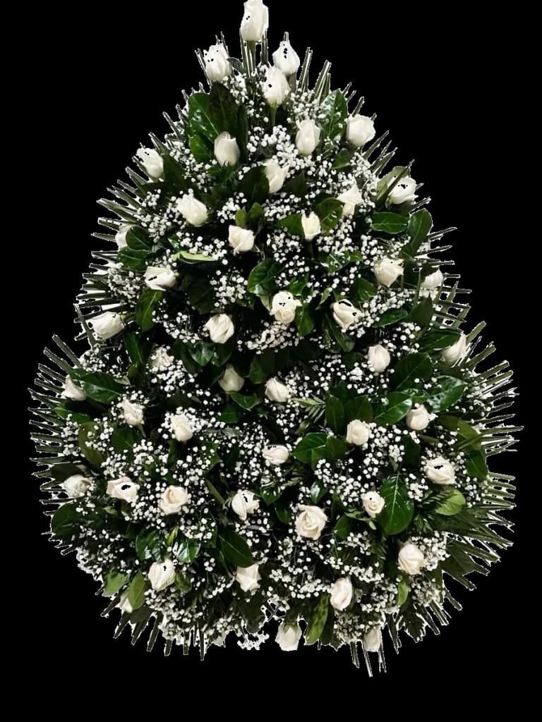 Corona de rosas blancas y flor de acompañamiento